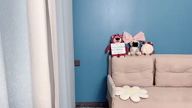 Snapshot of ella55-- chatting on March 10, 2026, 1:10 am ella55-- online show from March 10, 2026, 1:10 am