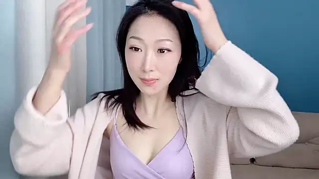 Snapshot of ella55-- chatting on March 12, 2026, 1:01 am ella55-- online show from March 12, 2026, 1:01 am