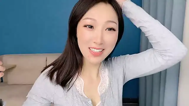 Snapshot of ella55-- chatting on April 2, 2026, 1:03 am ella55-- online show from April 2, 2026, 1:03 am