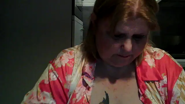 Sylviastar46 online show from March 3, 2026, 9:42 pm