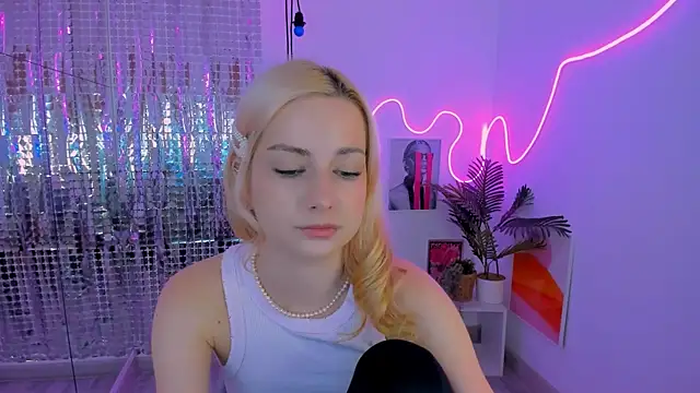 Jessie Cuti online show from March 8, 2026, 1:59 pm