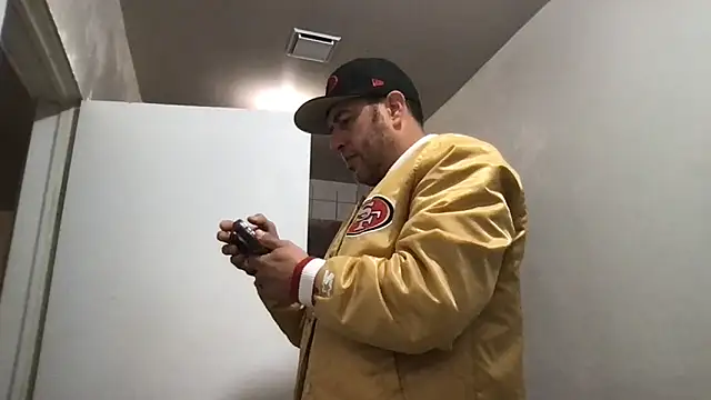 ezrah23 online show from December 15, 2025, 6:45 pm