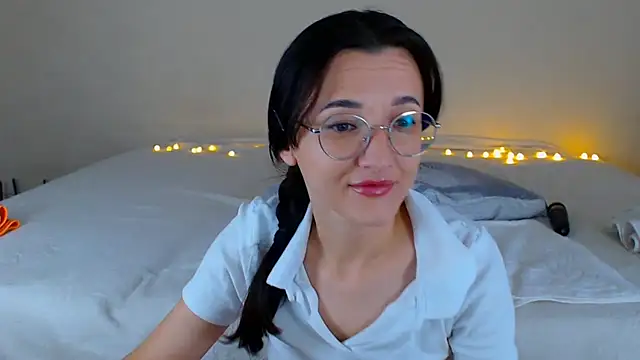 Dorotty  online show from November 2, 2025, 2:14 am