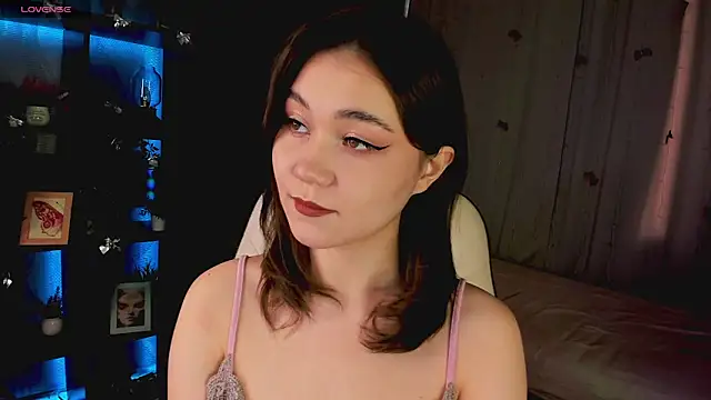 MistyLovia online show from March 17, 2026, 9:45 am