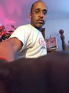 TraddyZaddy online show from June 25, 2026, 5:17 pm