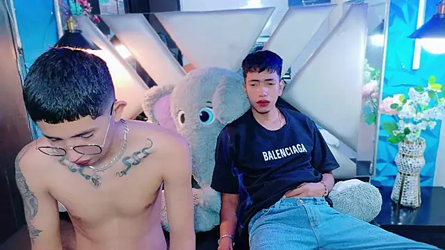 darwinandbrayann online show from November 30, 2025, 8:13 pm