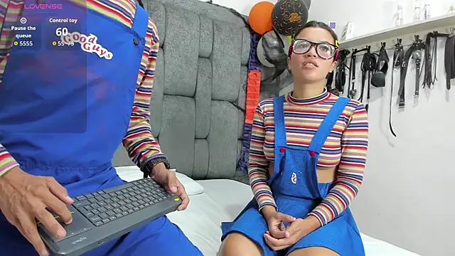 DamianandEva online show from October 31, 2025, 1:12 pm