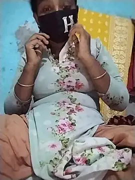 Snapshot of NAZMEN1122 chatting on November 4, 2025, 12:04 pm NAZMEN1122 online show from November 4, 2025, 12:04 pm