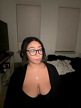 minha baby online show from November 7, 2025, 4:12 am