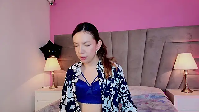 kittyblooms online show from November 29, 2025, 12:30 pm