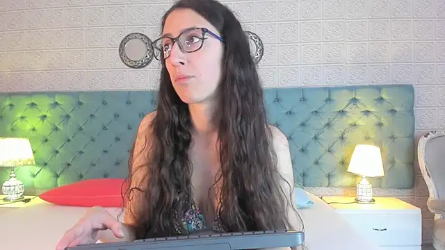 Snapshot of GirafMusic chatting on March 20, 2026, 1:38 pm GirafMusic online show from March 20, 2026, 1:38 pm