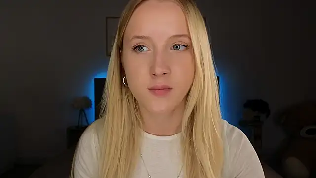 Snapshot of adele_armass chatting on March 22, 2026, 8:12 pm adele armass online show from March 22, 2026, 8:12 pm