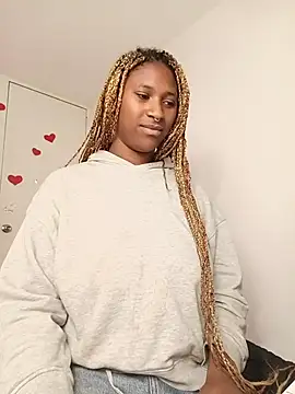 EvonyFoxxx online show from March 4, 2026, 4:18 am