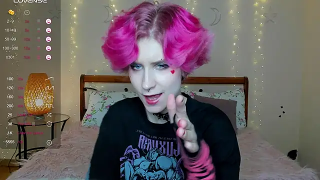 Angel Julles online show from May 10, 2026, 9:53 pm