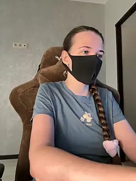 ZlatoslavaLo online show from November 13, 2025, 7:51 am