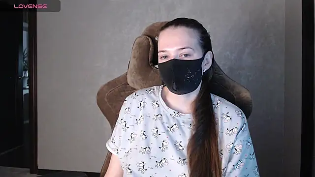 ZlatoslavaLo online show from December 1, 2025, 6:18 am