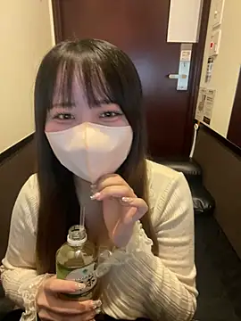 Snapshot of emiri_da_nyan chatting on February 17, 2026, 6:43 am emiri da nyan online show from February 17, 2026, 6:43 am