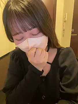 Snapshot of emiri_da_nyan chatting on February 19, 2026, 6:42 am emiri da nyan online show from February 19, 2026, 6:42 am