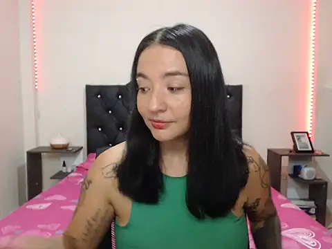 Girlbigtits online show from November 21, 2025, 6:39 pm