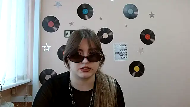 Snapshot of Dance__Queen chatting on October 31, 2025, 11:55 am Dance  Queen online show from October 31, 2025, 11:55 am