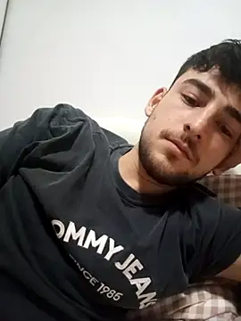 yasinesra757  online show from February 8, 2026, 2:04 am