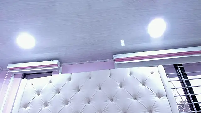 scarlett leblanc  online show from February 13, 2026, 1:29 pm