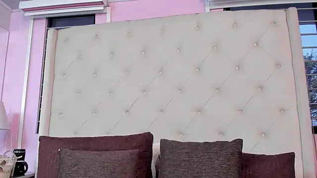Snapshot of scarlett_leblanc_ chatting on April 24, 2026, 11:56 am scarlett leblanc online show from April 24, 2026, 11:56 am