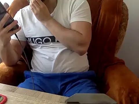 Snapshot of strongcoffee10 chatting on March 10, 2026, 6:29 am strongcoffee10 online show from March 10, 2026, 6:29 am