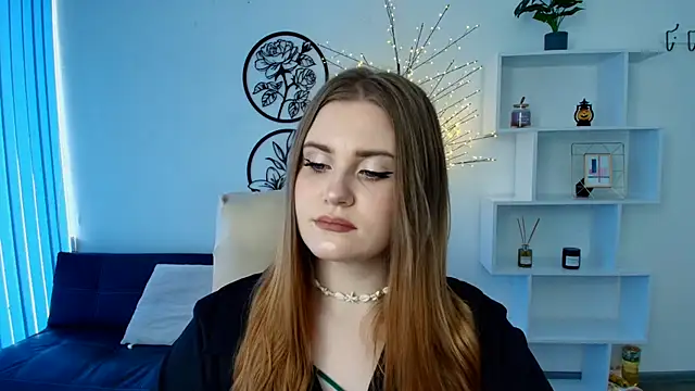 Snapshot of NinaSavkoo chatting on November 4, 2025, 8:35 am NinaSavkoo online show from November 4, 2025, 8:35 am