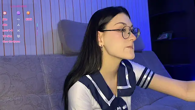 LinnaFairy online show from December 21, 2025, 8:38 pm