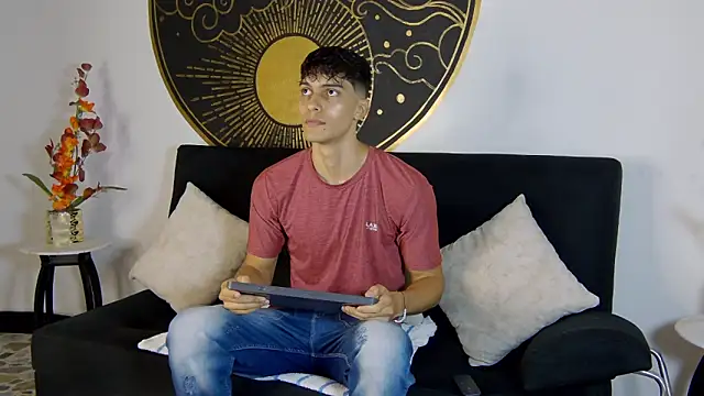 AlessioVitale online show from November 15, 2025, 12:56 pm