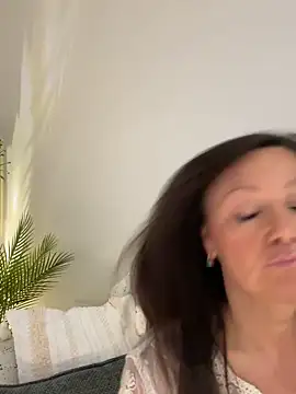 HotLdyllic online show from May 13, 2026, 3:42 pm