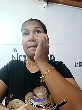 Snapshot of Samaraa_Lee chatting on November 7, 2025, 11:43 am Samaraa Lee online show from November 7, 2025, 11:43 am