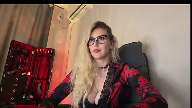 Snapshot of Liya_Liss chatting on April 14, 2026, 2:12 pm Liya Liss online show from April 14, 2026, 2:12 pm