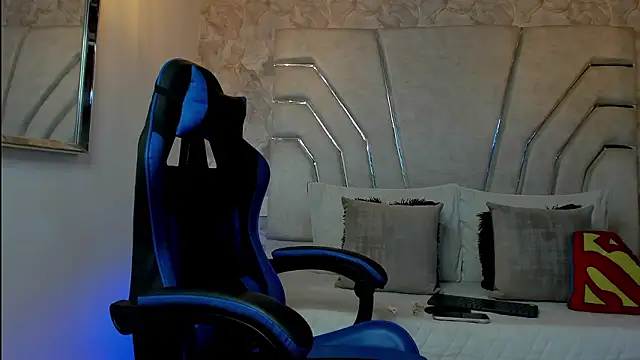 MAXTHOMSON online show from March 19, 2026, 12:47 am