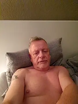 Dennislover007 online show from December 20, 2025, 11:45 pm