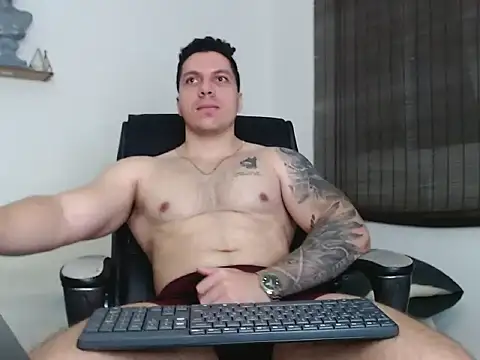 Noah Swagger  online show from November 18, 2025, 7:57 am