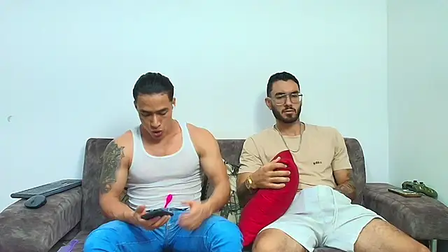 Snapshot of thebadboys05 chatting on May 24, 2026, 1:21 am thebadboys05 online show from May 24, 2026, 1:21 am