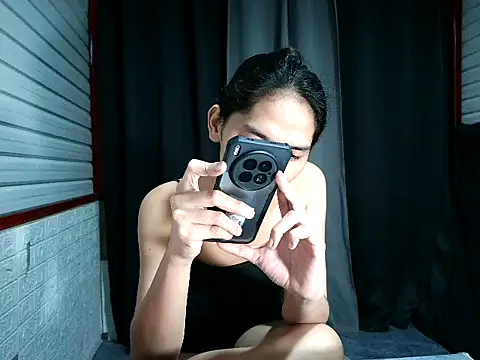 xwildflowerx online show from December 22, 2025, 10:34 am