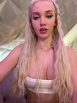 Snapshot of Lana-Grey chatting on February 21, 2026, 11:39 pm Lana-Grey online show from February 21, 2026, 11:39 pm