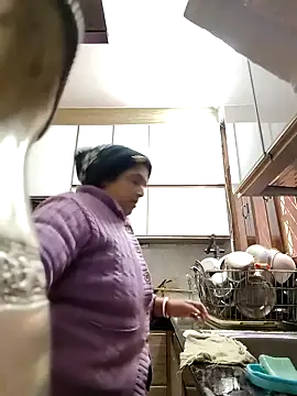 Hot-Sana2 online show from January 15, 2026, 7:13 am