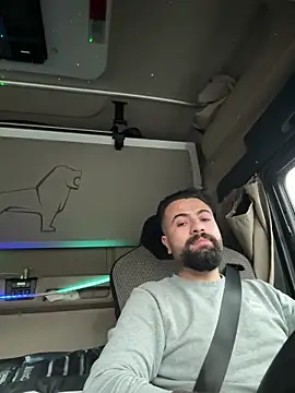 Snapshot of JanSy0 chatting on December 20, 2025, 2:24 pm JanSy0 online show from December 20, 2025, 2:24 pm