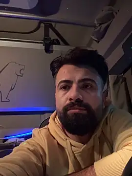 Snapshot of JanSy0 chatting on December 22, 2025, 6:05 pm JanSy0 online show from December 22, 2025, 6:05 pm