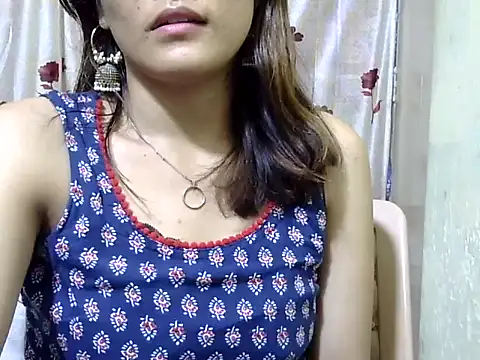 maira 33 online show from November 22, 2025, 2:27 pm