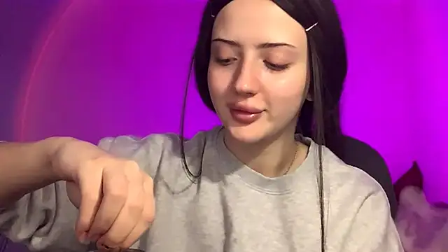 RuthGarner online show from November 2, 2025, 1:24 pm