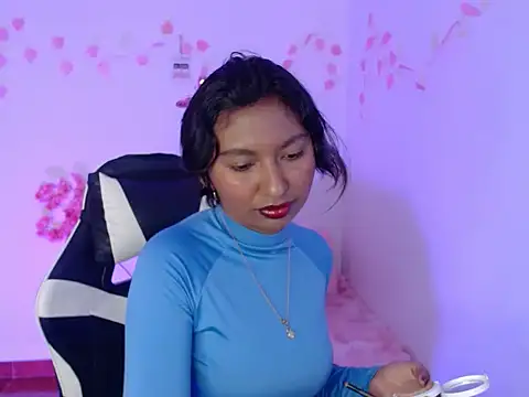 Samanta 777 online show from December 5, 2025, 7:32 pm