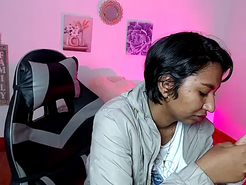 Samanta 777 online show from January 9, 2026, 8:43 pm