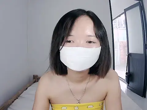 Snapshot of 10tb chatting on December 5, 2025, 8:45 am 10tb online show from December 5, 2025, 8:45 am