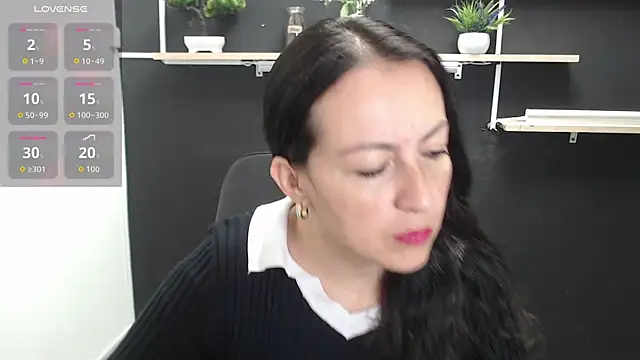 Lauryn Jones online show from June 10, 2026, 5:34 pm