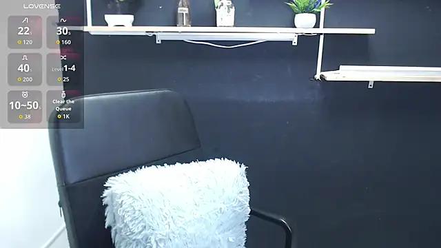 Lauryn Jones online show from June 13, 2026, 4:38 pm